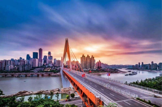 成渝地區(qū)雙城經(jīng)濟圈2022年重大項目共160個,年度計劃投資1835億元。