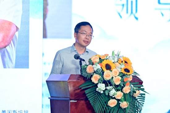 成都市双流区教育局党组书记、局长陈廷刚致辞