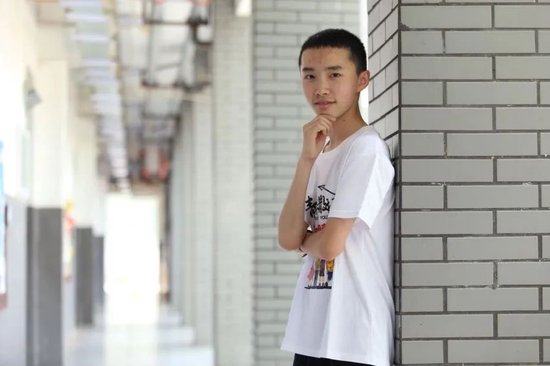成都七中高三9班 杨文韬