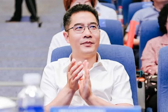 成都市教育局党组成员、副局长唐敏