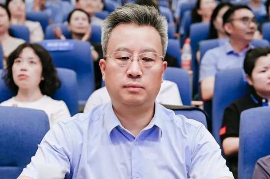 成都石室中学党委书记 田间