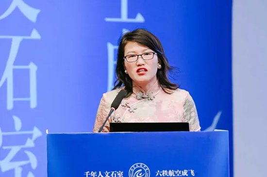 石室成飞中学党总支书记赵清芳