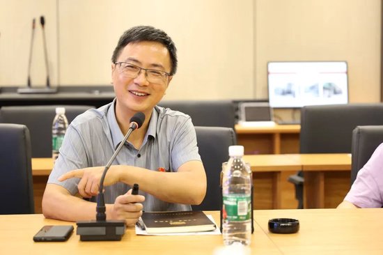 张涛书记主题分享中