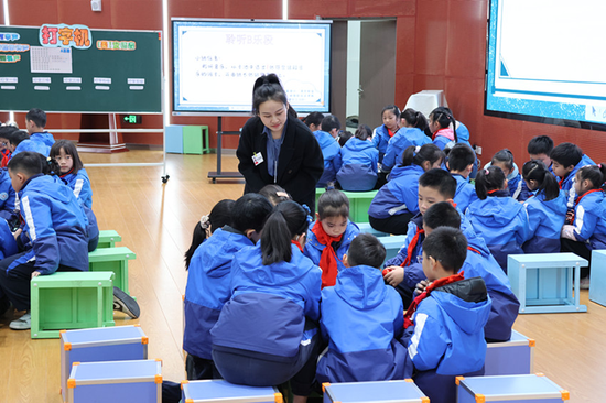 成都理工大学附属小学刘莉晶执教《打字机》