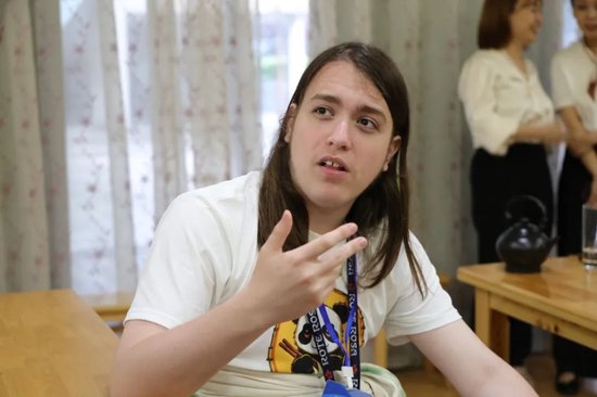 美国学生Gabriel Garrett谈感受