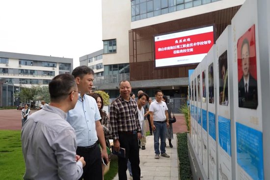 广东佛山考察团到访青苏