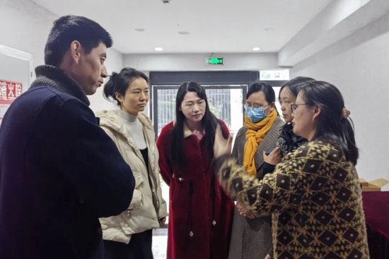 评委综合评议