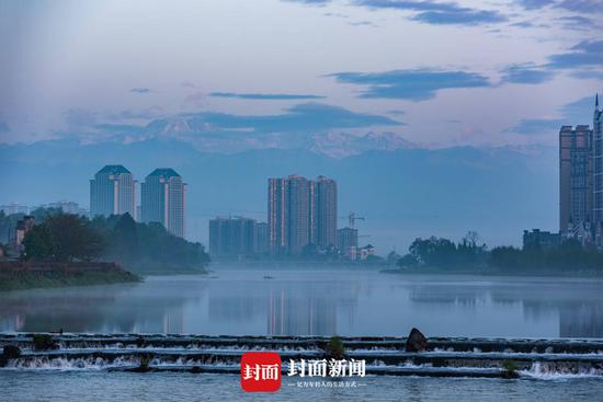 2020年3月26日，邛崃市眺望成都第一高峰大雪塘