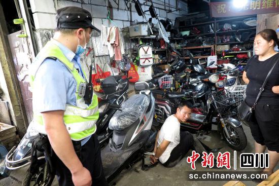 警方抓獲的犯罪嫌疑人。
