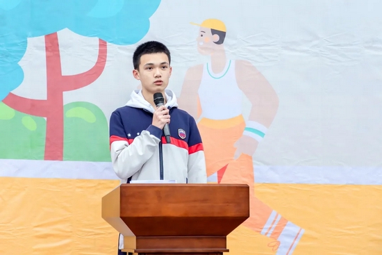 运动员代表李其峰代表全体运动员宣誓