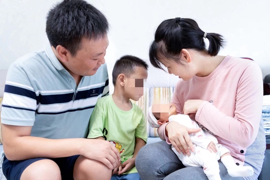 楊軍一家。王東 攝