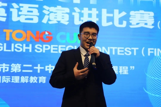 -何昊延 9班-