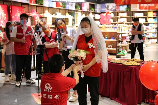 ↑特殊的婚禮現場