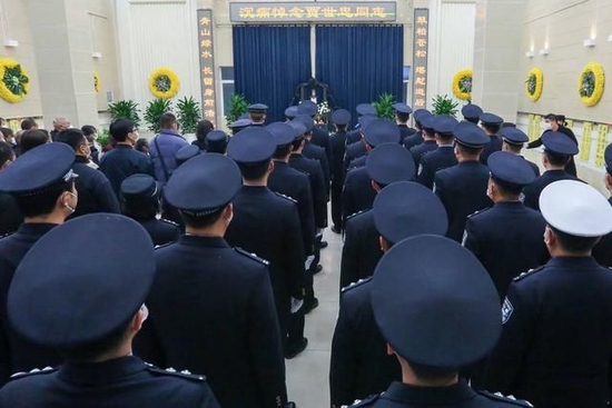 賈世忠遺體告別儀式現(xiàn)場