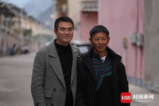 12月10日，甘宇和倪太高的合影