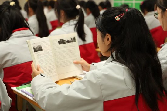 语文课堂的孩子们
