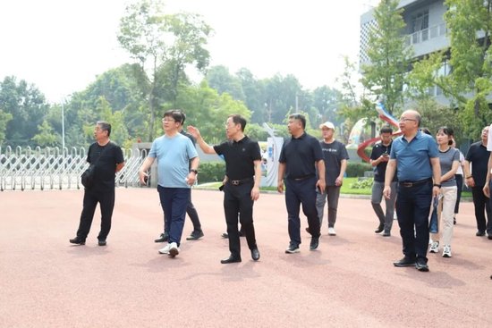 吉林省中职校长莅临青苏