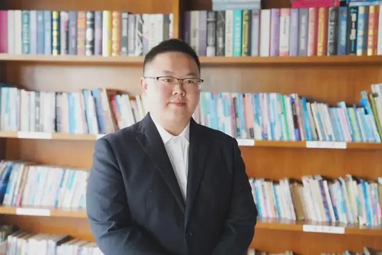張洲維