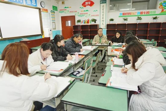 校长唐国参与教师教研