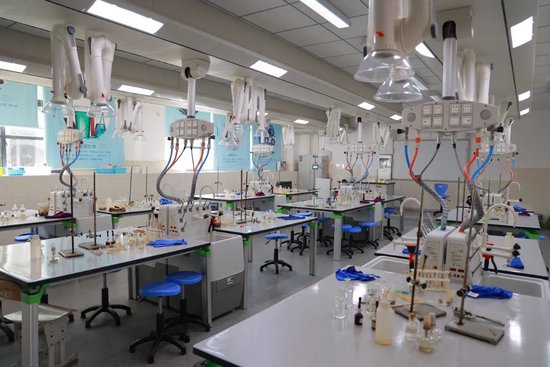 化学吊装实验室