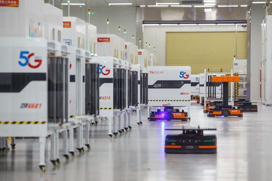 位于成都的通威太阳能5G智能制造车间。李冬 摄