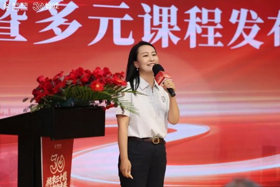 美中国际爱智学校招生总监、川大附中国际部主任陈晓霜女士