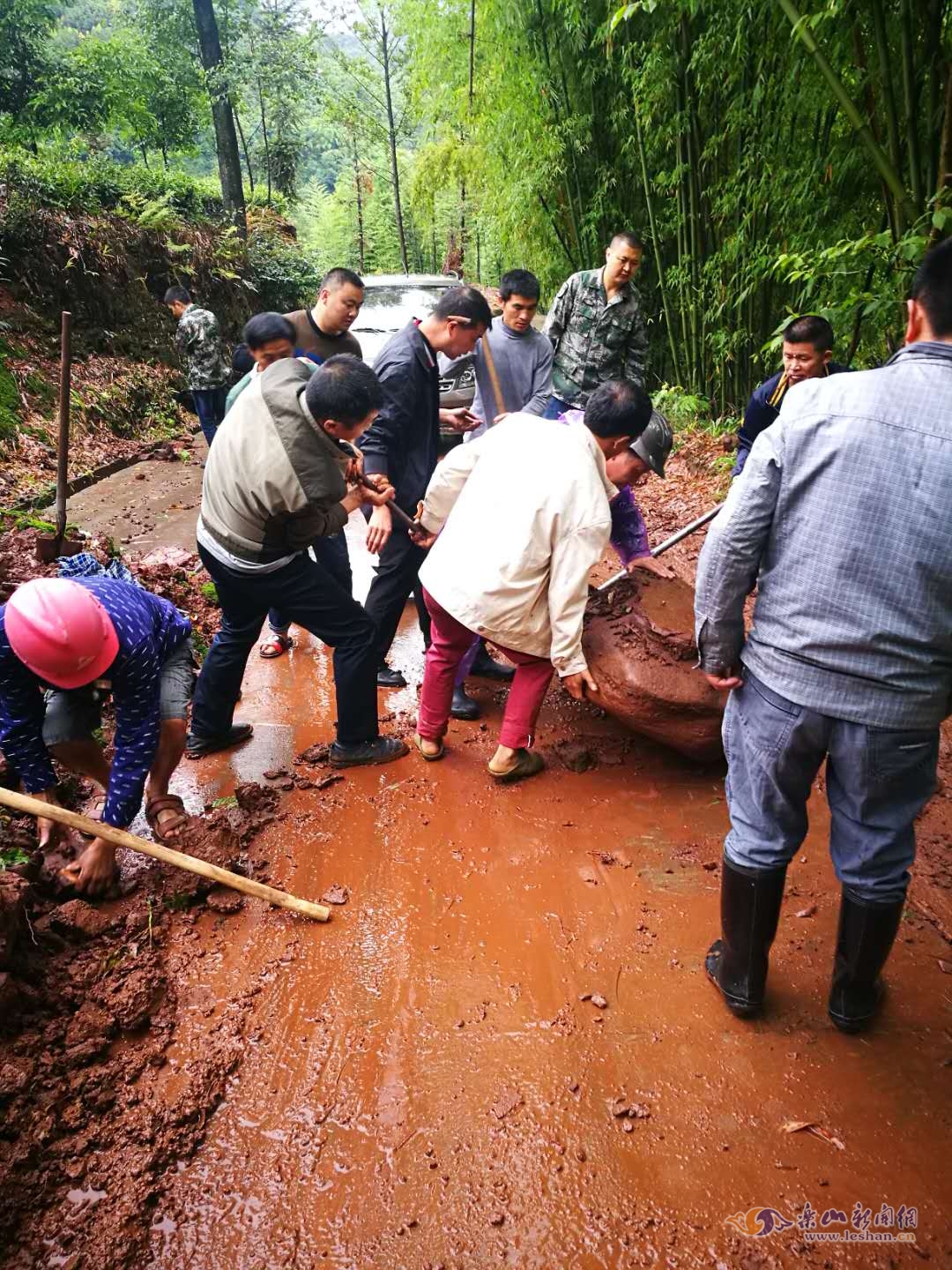 乐山积极应对5.21区域性大暴雨天气 安全转移