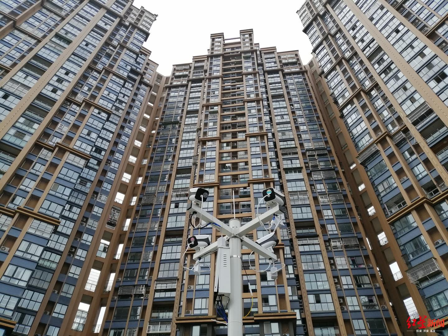 该小区尽管仅有2栋住宅楼,但每一栋住宅里的住户房间却非常密集
