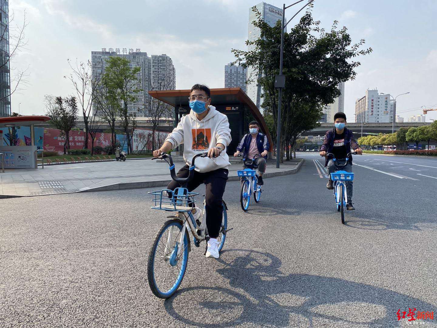 市民騎行哈啰單車 紅星新聞資料圖