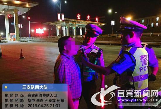 严查酒驾、醉驾。 (四川高速交警三支队四大队供图)
