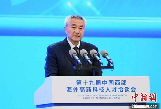 全国政协副主席、九三学社中央常务副主席邵鸿出席开幕式并致辞。　安源　摄