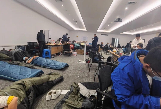 ↑ 援建工人休息丨受訪者供圖