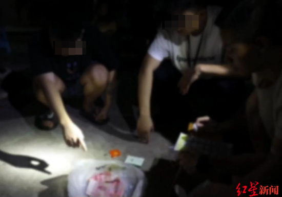 ↑抓捕現(xiàn)場 視頻截圖