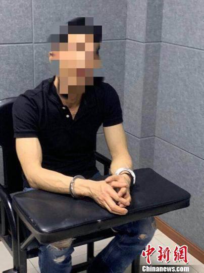 嫌疑人落网。(自贡高新警方 供图)