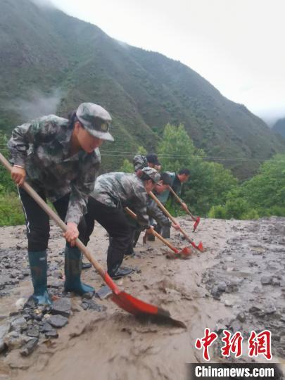 搶險救災現場。 金川縣宣傳部