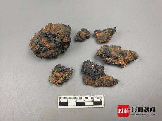 蒲江铁溪村冶铁遗址出土的铁渣。