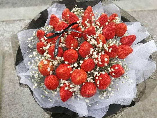 玫瑰花变玫贵花身价最高涨4倍车厘子花草莓花走俏