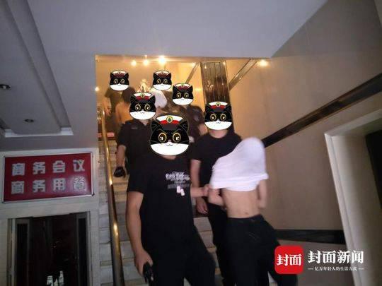 办案民警抓到4名主要嫌疑人