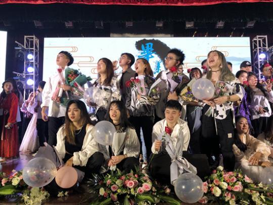 江西农业大学动物科学技术学院毕业晚会现场。江西农业大学 王晓雨/摄