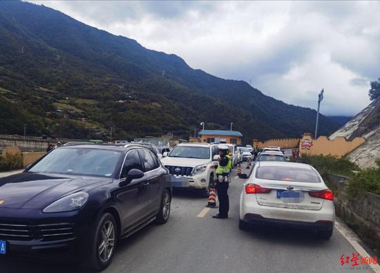 交警全員上路保障道路交通順暢