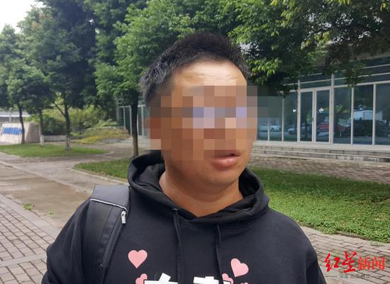 ↑王先生講述事發經過