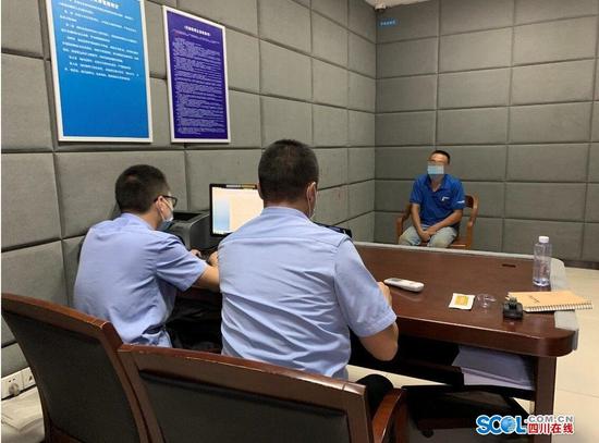 成都市交警五分局 供圖