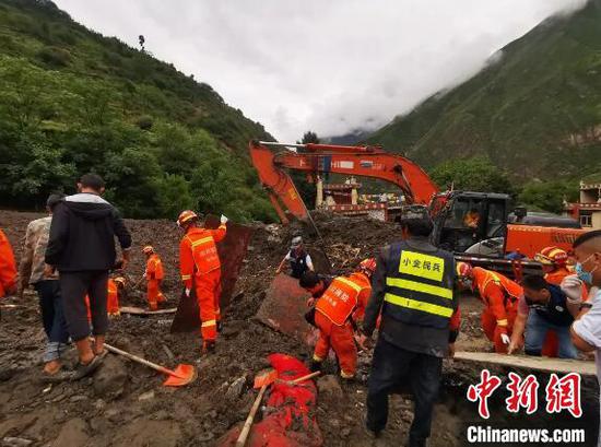 泥石流灾害抢险现场。小金县委宣传部拱图