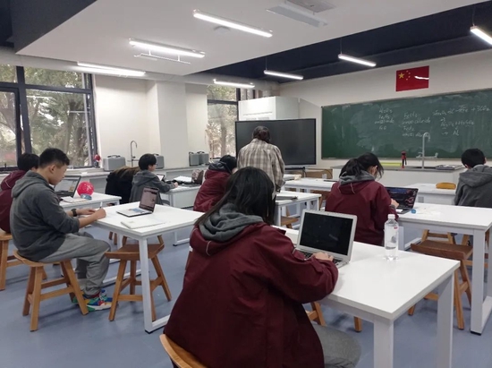 在生活学习中,给予学生更多开放的空间