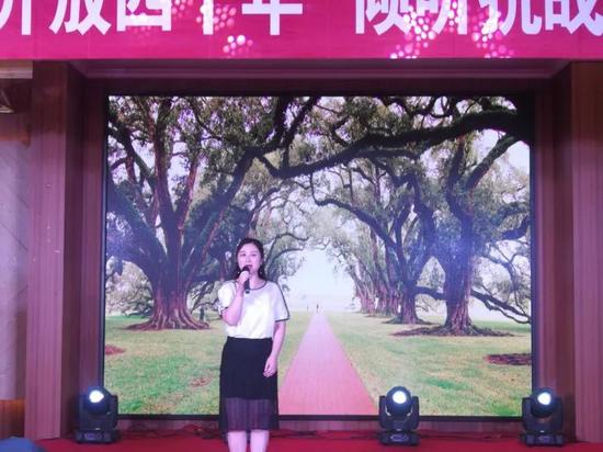 广安友好支部表演诗歌朗诵《致橡树》