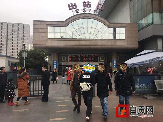 威远男子持弓弩深夜驾车偷狗 被发现弃车逃跑