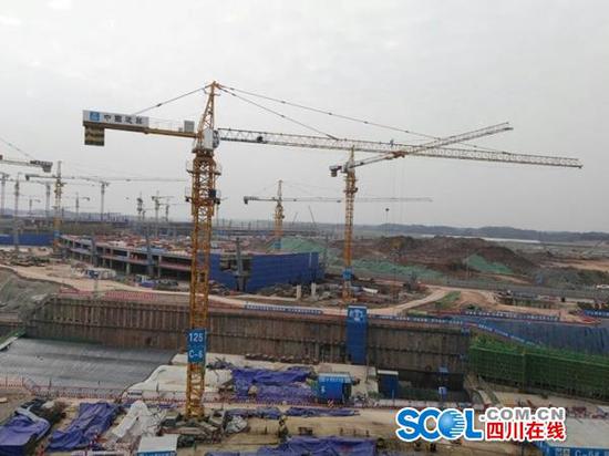 天府国际机场T1航站楼进度: