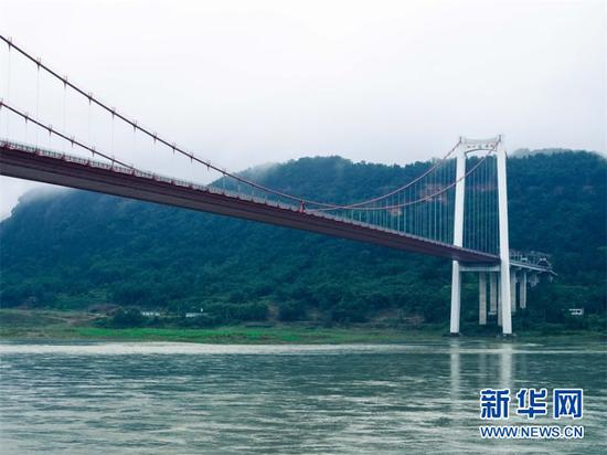 雷竞技app苹果版省宜宾市南溪区的一处长江岸边风景。新华社记者王迪 摄