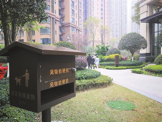 小區(qū)為養(yǎng)犬者設(shè)置便民箱
