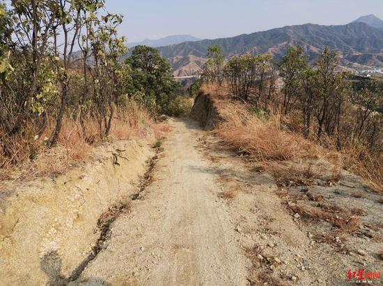 　　↑何元能扩建的道路